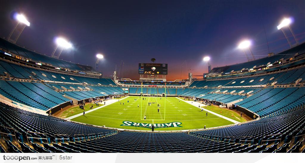 《死侍与金刚狼》:超级英雄大集结,惊喜连连!